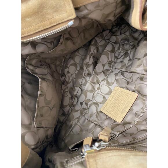 Coach like new leather tote with pochette tan - Picture 8 of 10